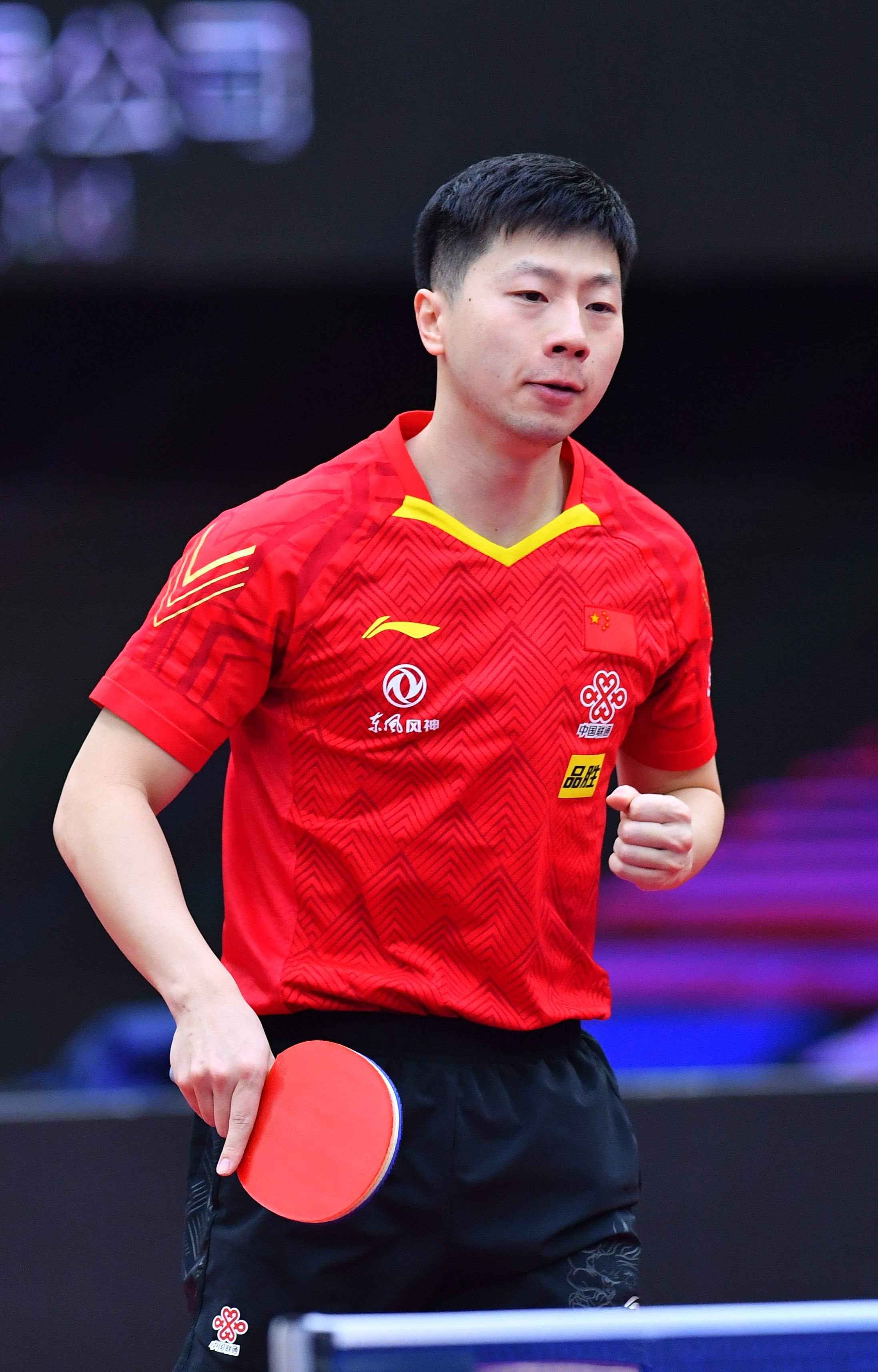 校和家庭更 校和家庭更