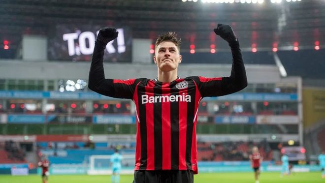 [德甲]31岁凯恩夺职业生涯首冠 加盟拜仁两年终问鼎德甲